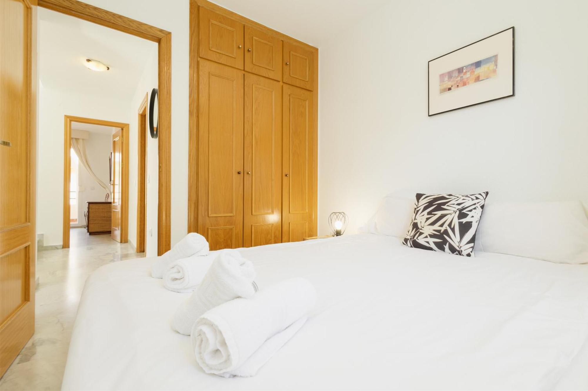 Beautiful Townhouse Walking Distance To The Beach In Costabella, Марбеля Екстериор снимка