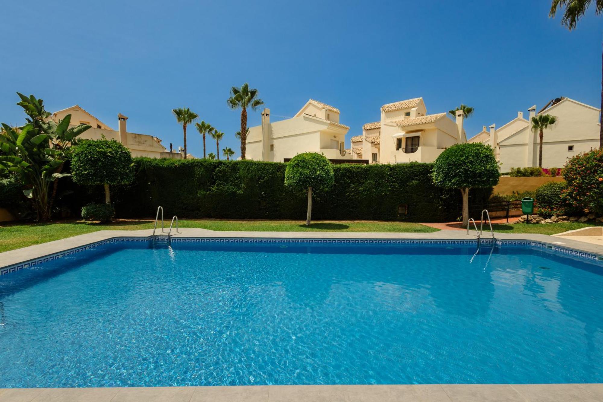 Beautiful Townhouse Walking Distance To The Beach In Costabella, Марбеля Екстериор снимка