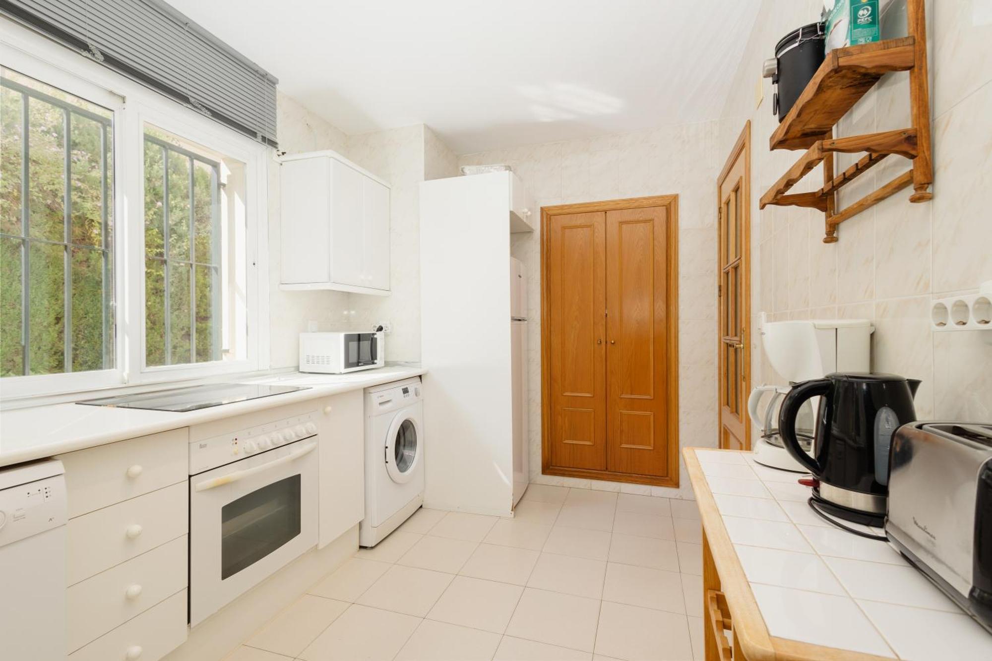 Beautiful Townhouse Walking Distance To The Beach In Costabella, Марбеля Екстериор снимка
