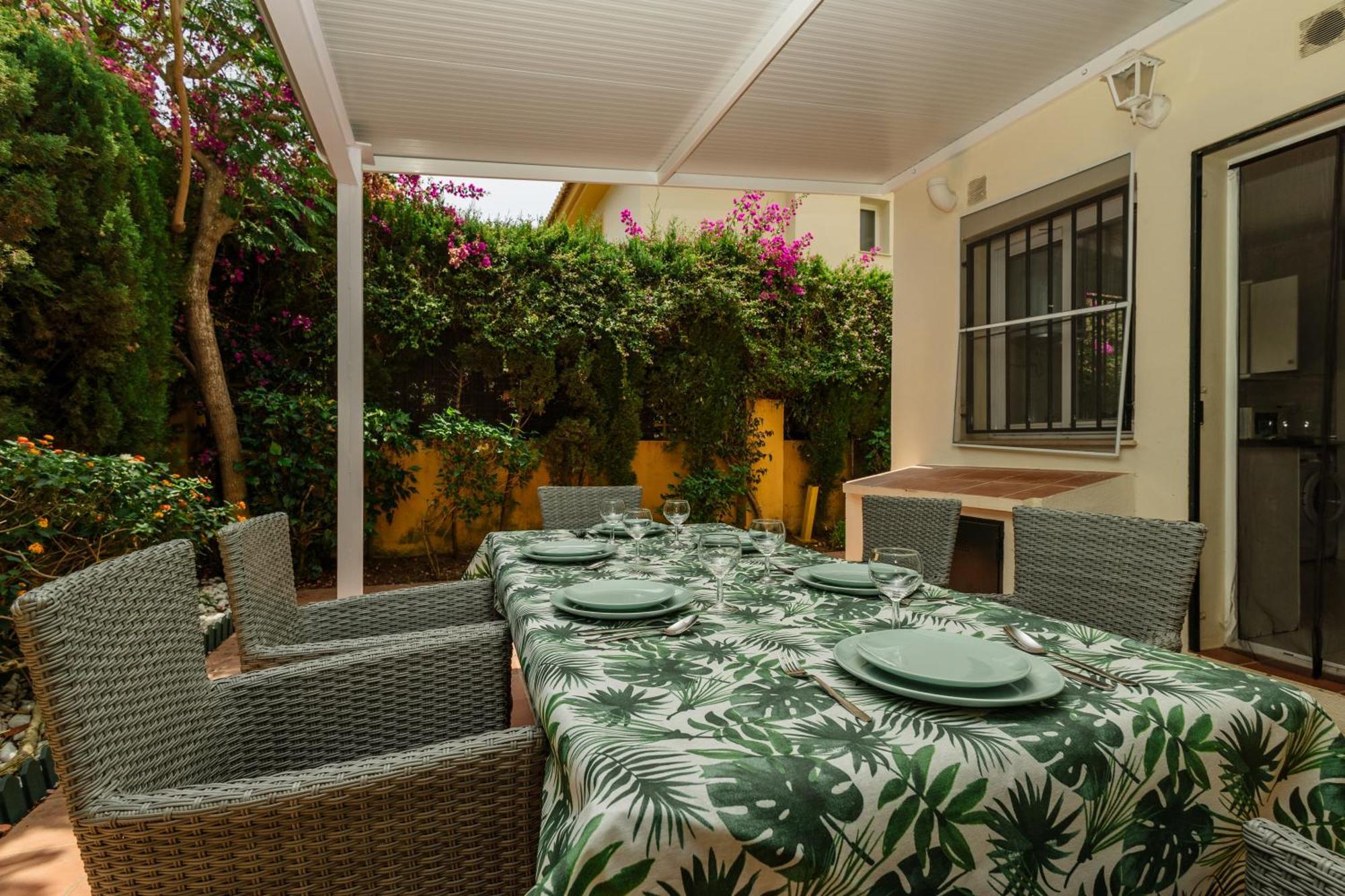 Beautiful Townhouse Walking Distance To The Beach In Costabella, Марбеля Екстериор снимка