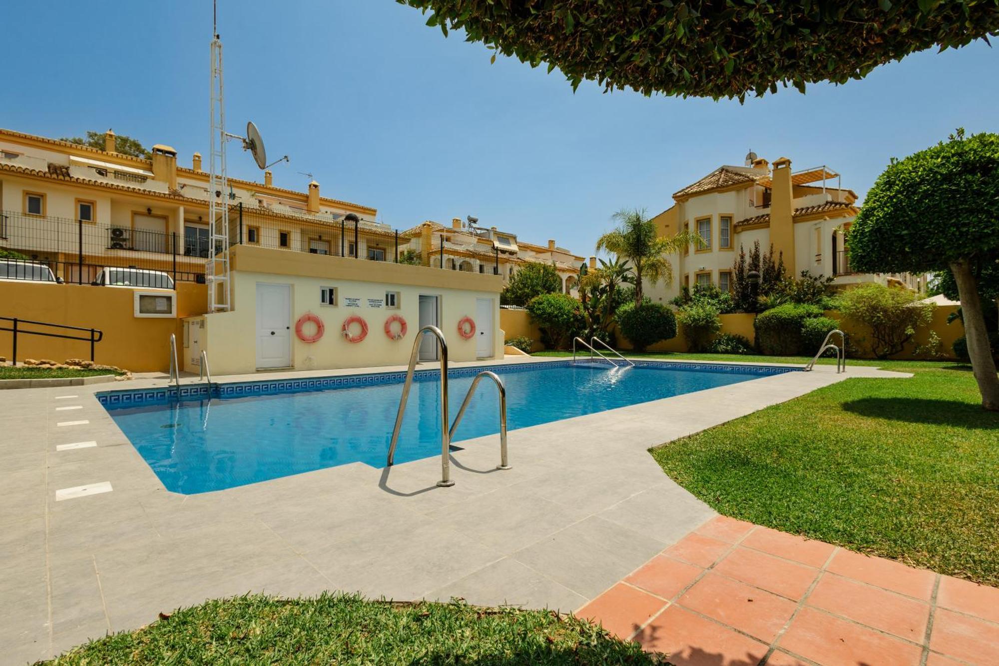 Beautiful Townhouse Walking Distance To The Beach In Costabella, Марбеля Екстериор снимка