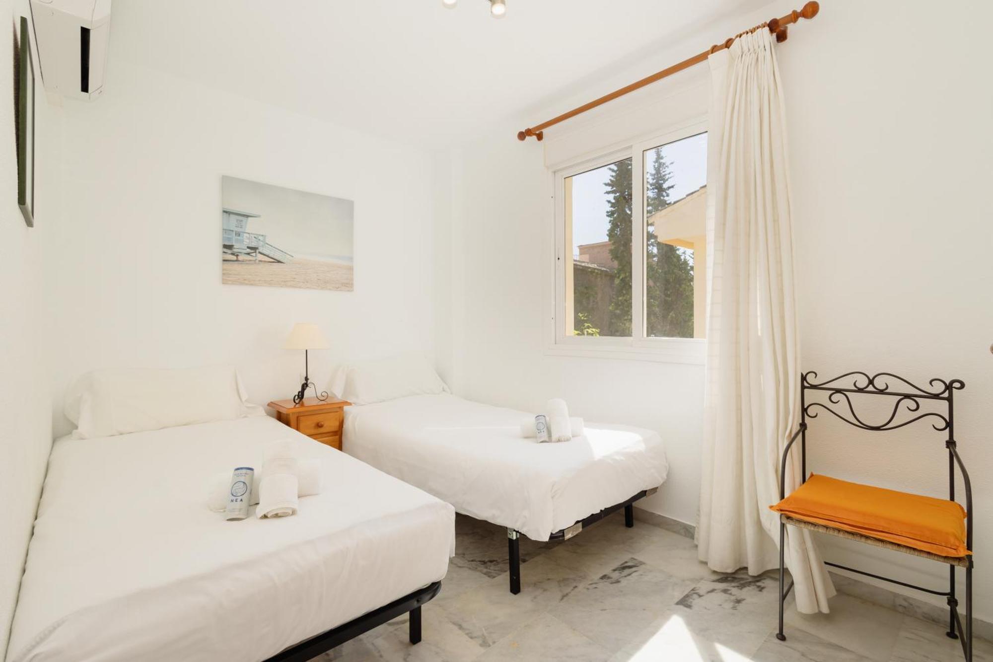 Beautiful Townhouse Walking Distance To The Beach In Costabella, Марбеля Екстериор снимка